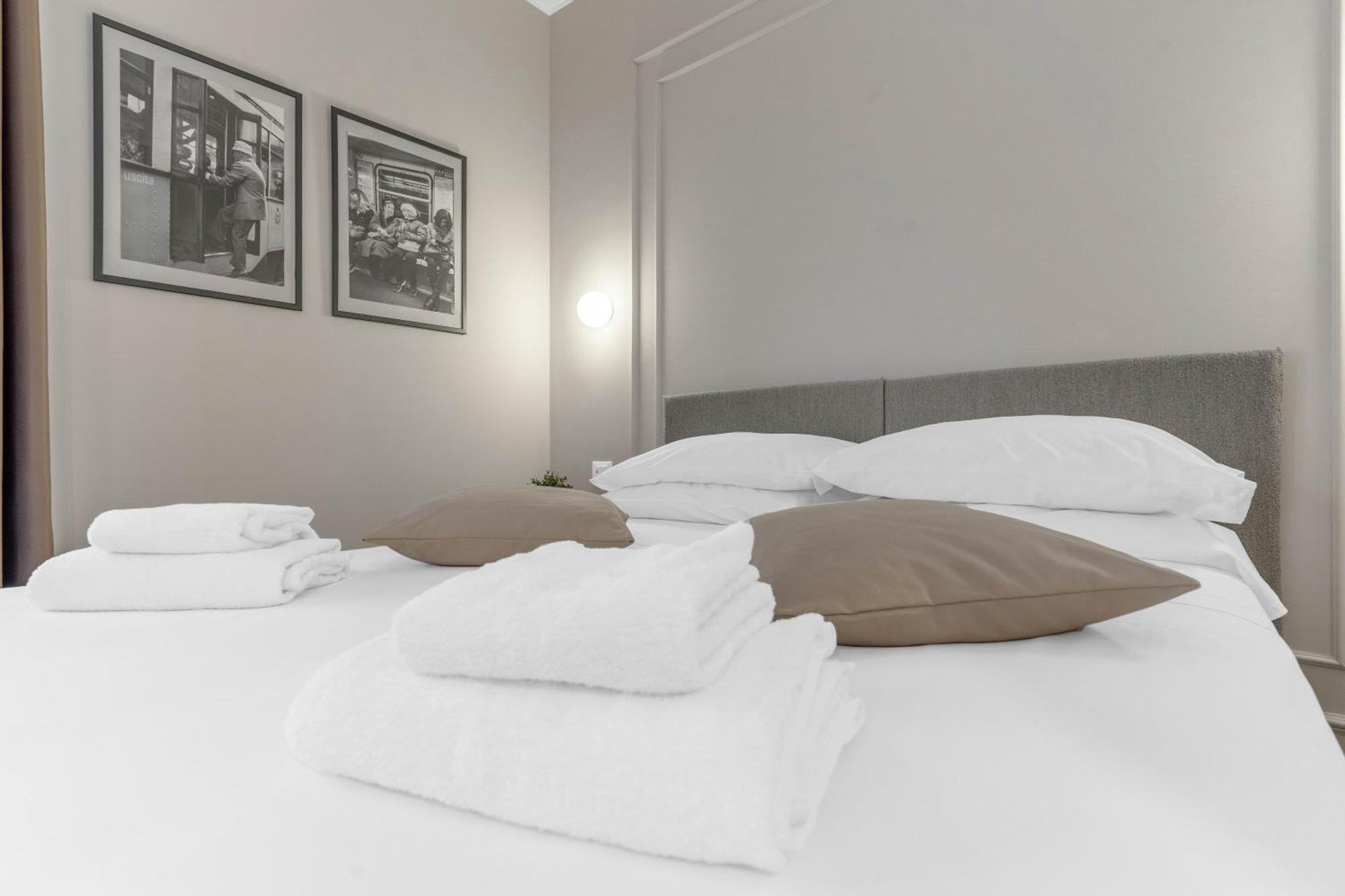 Torriani Suites Foresteria Lombarda Milan Extérieur photo