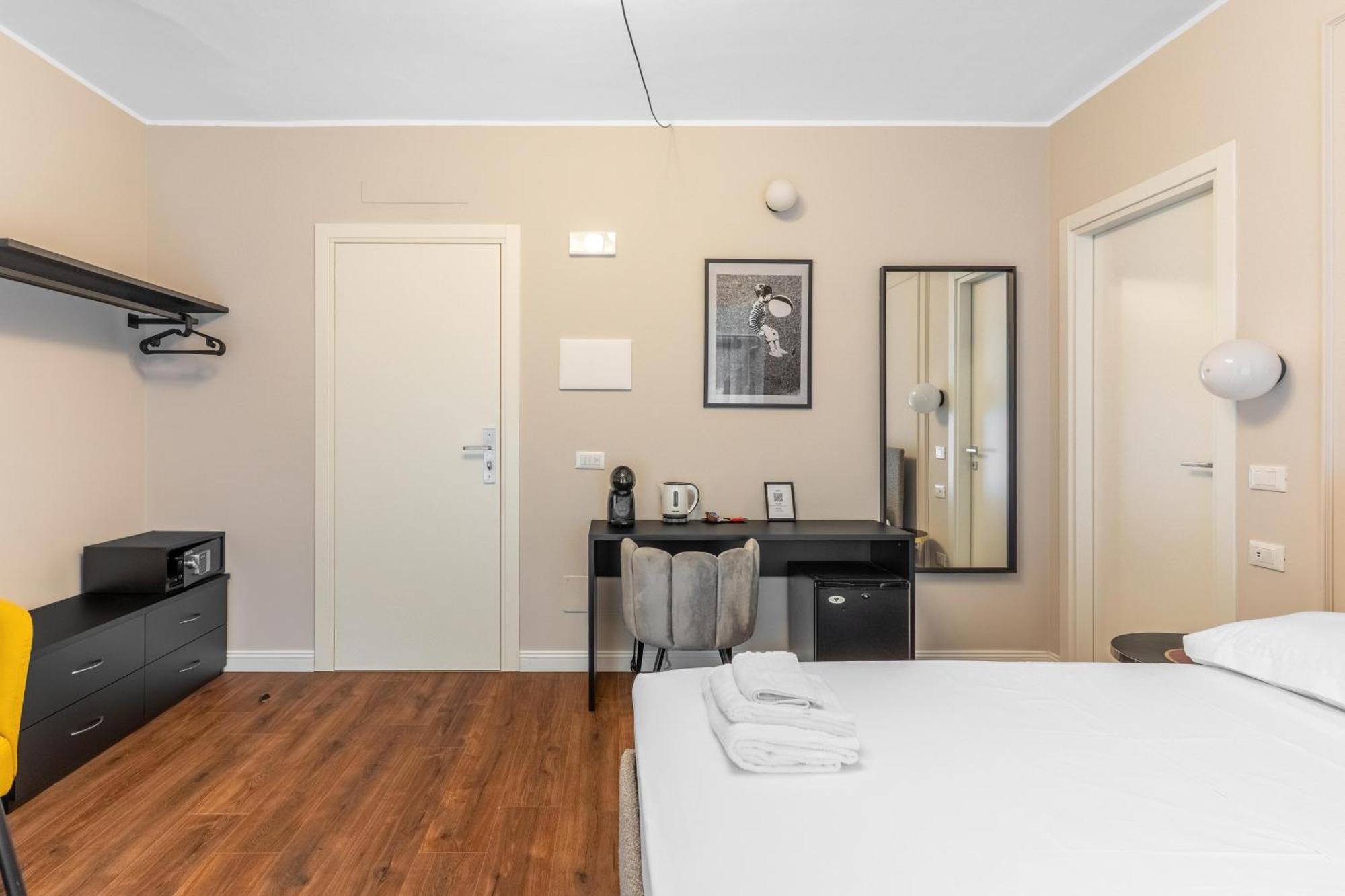 Torriani Suites Foresteria Lombarda Milan Extérieur photo